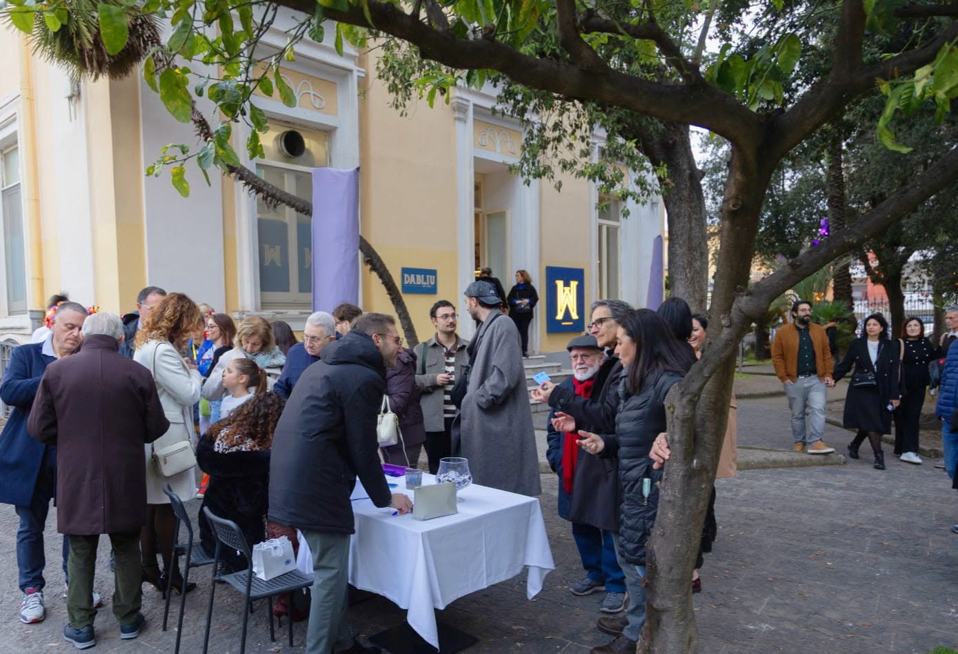 Apericask Portici